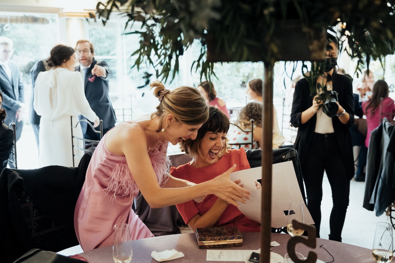 Invitados disfrutando del BingoBodas 1